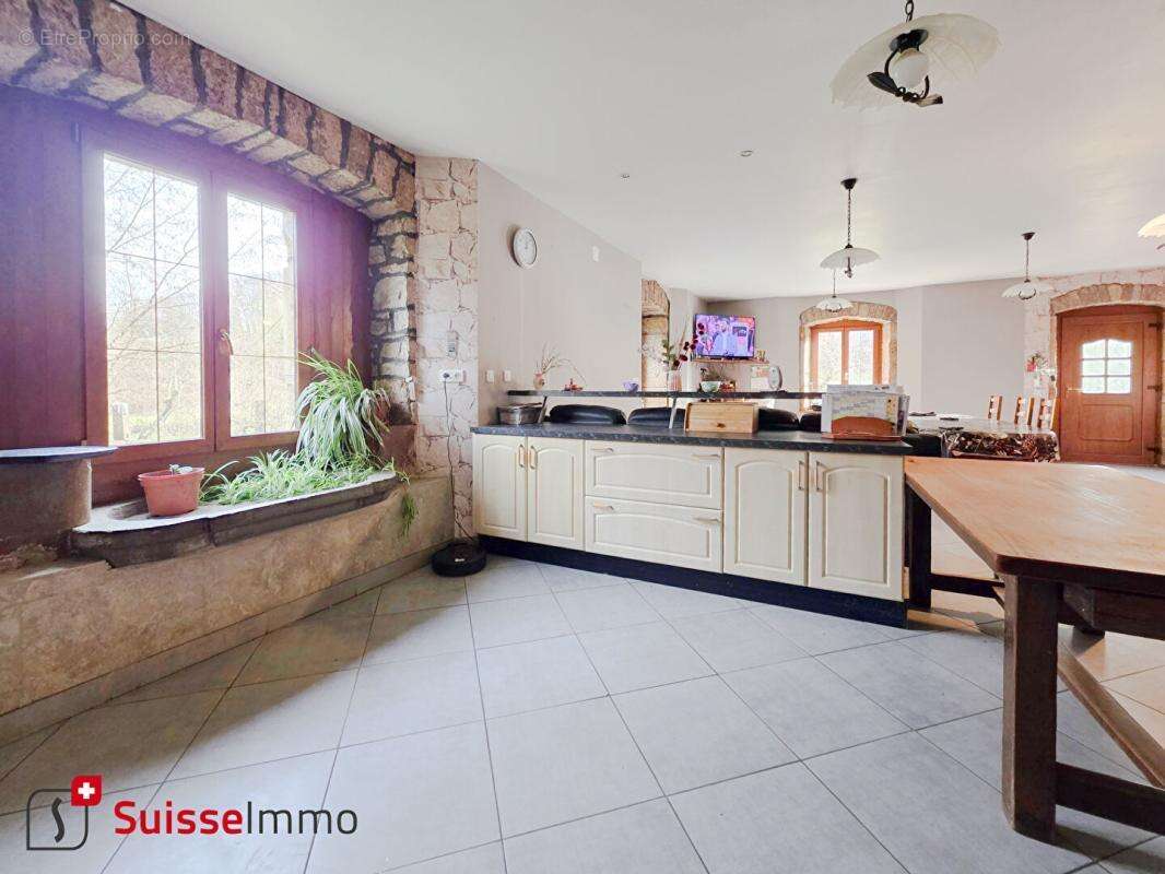 Maison à COURCHATON