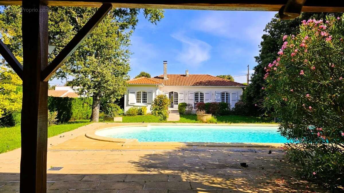 Maison à VAUX-SUR-MER