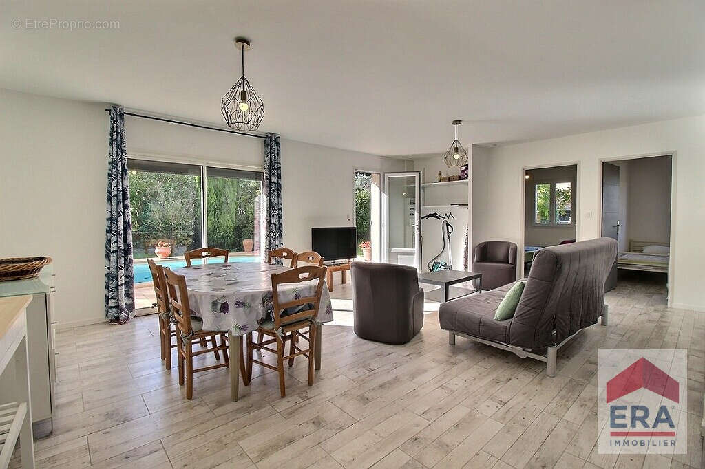 Autre à L&#039;ISLE-SUR-LA-SORGUE