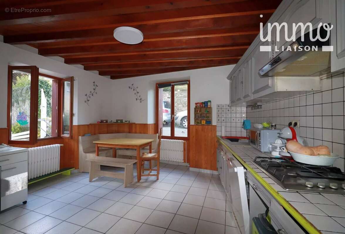 Maison à CHAPAREILLAN