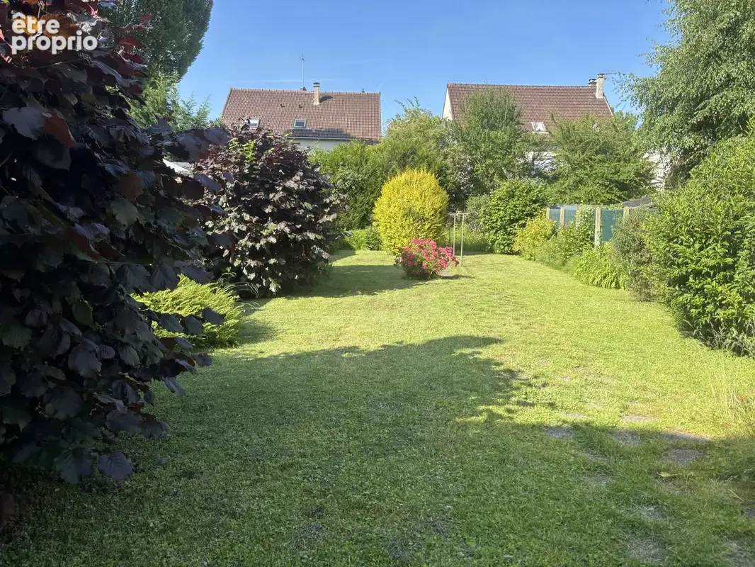 Ezanville - proche commerce - photo 9