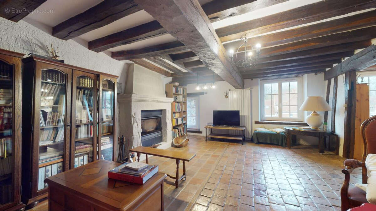 Maison à DAMPIERRE-EN-YVELINES