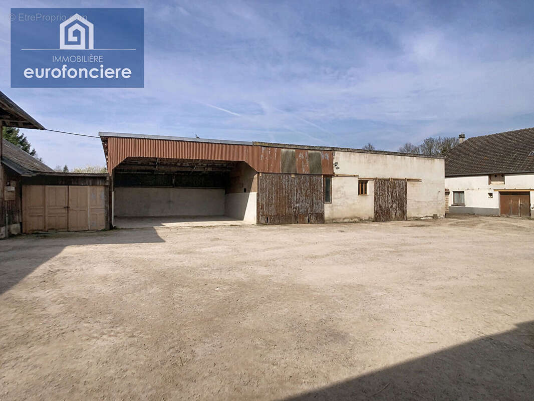 Maison à DIERREY-SAINT-JULIEN