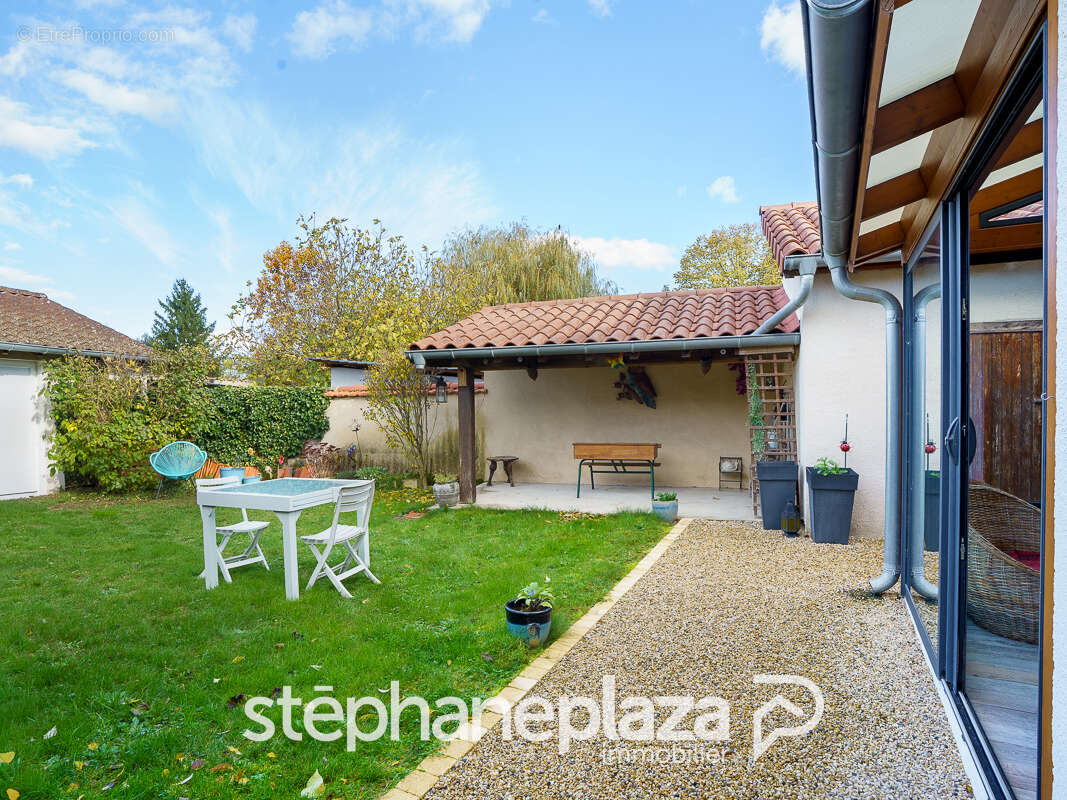 Maison à PONT-DE-VEYLE