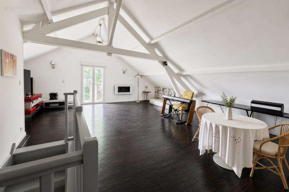 Maison de 8 pièces de 189 m² à Saint-Saturnin - photo 9