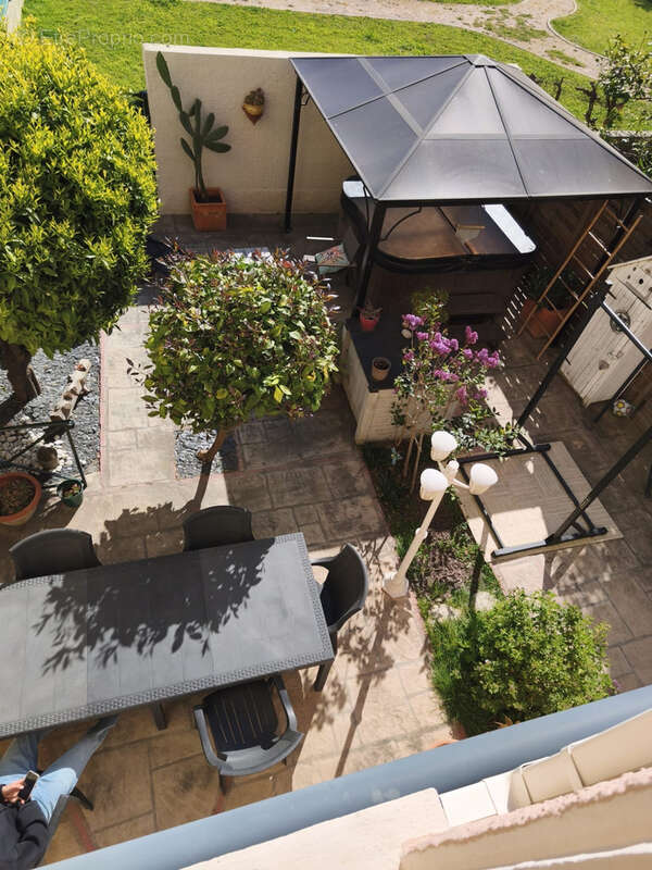 Maison à SAINT-LAURENT-DE-LA-SALANQUE