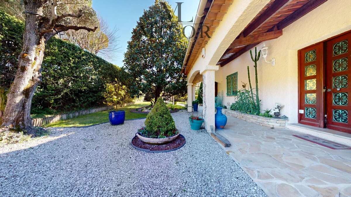 Villa - piscine - jardin 2000m2 - photo 5