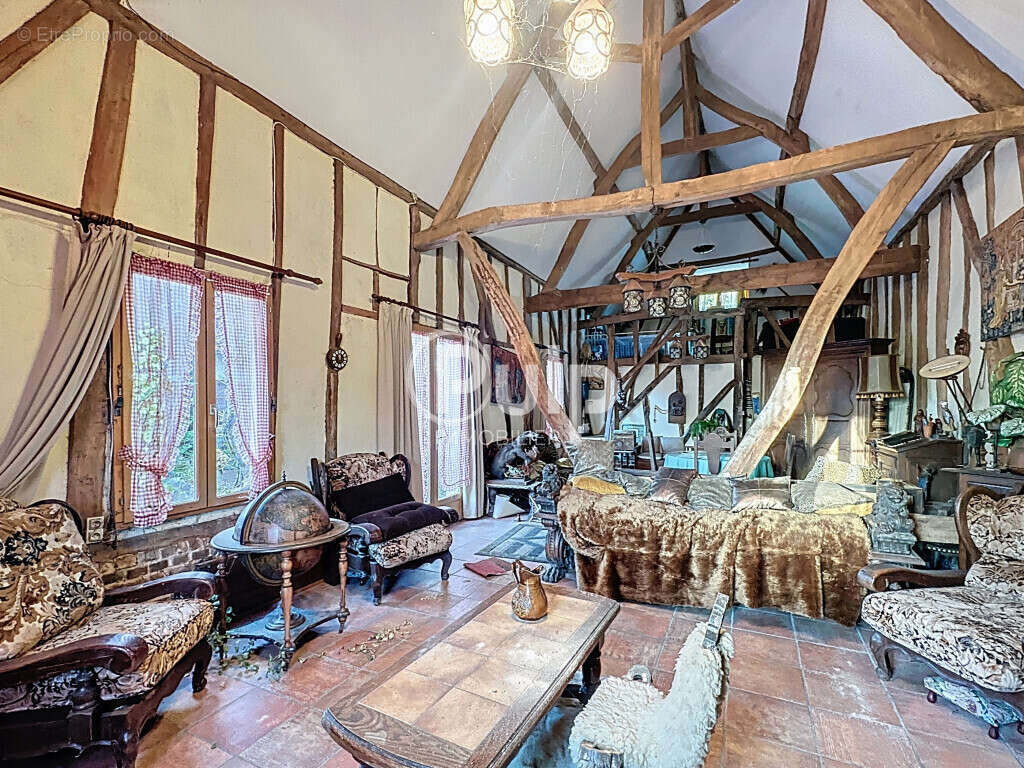 Maison à AUBROMETZ