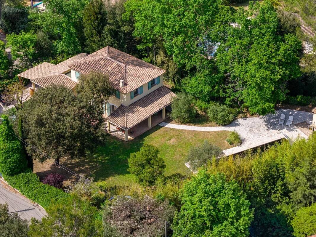 Maison à VALBONNE