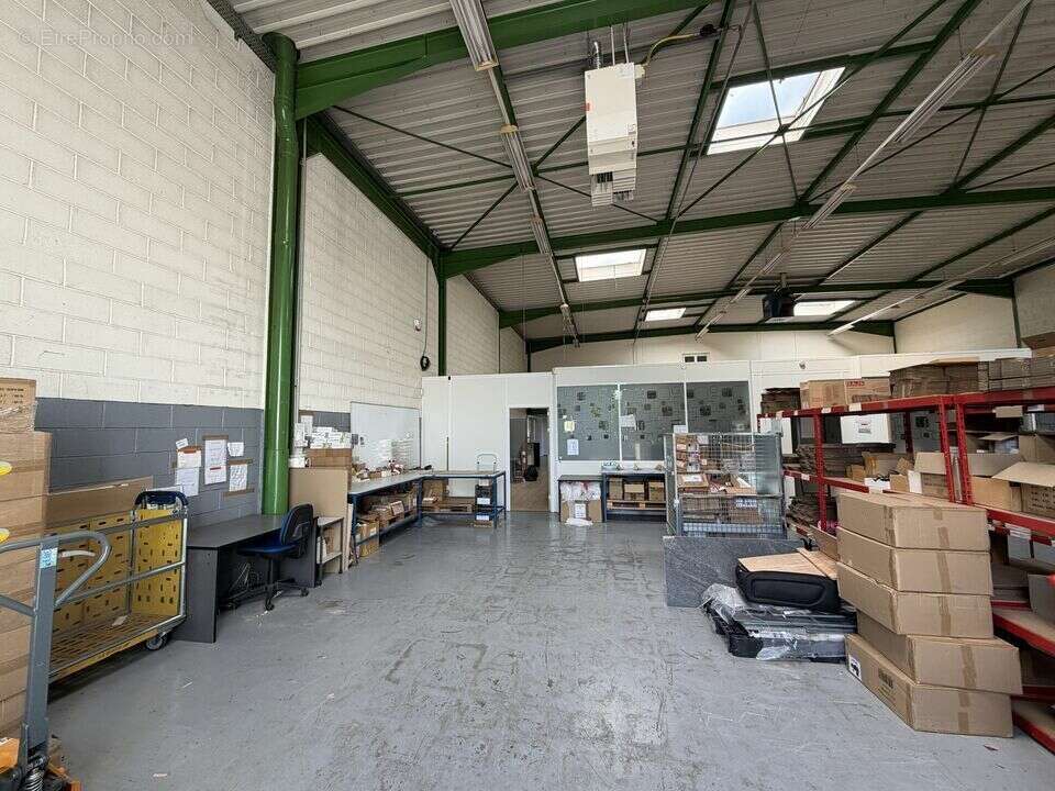 508 m² à Saint-Thibault-Des-Vignes  - photo 2