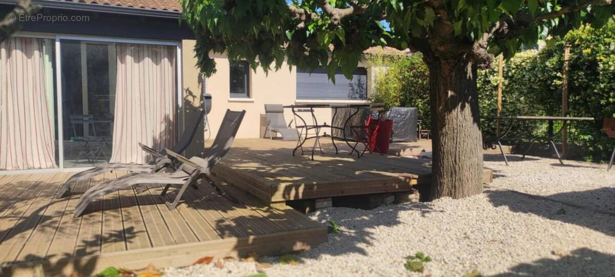 Maison à LES ANGLES