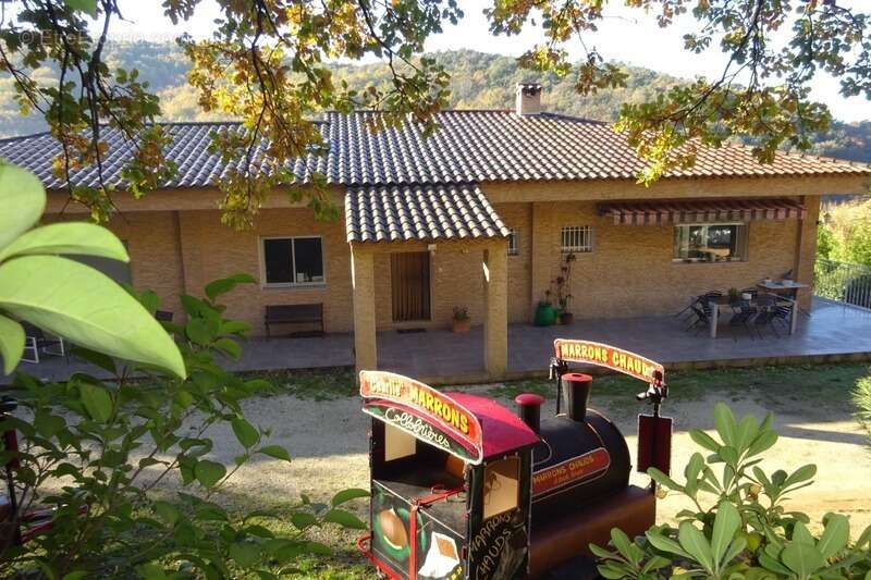 Maison à COLLOBRIERES