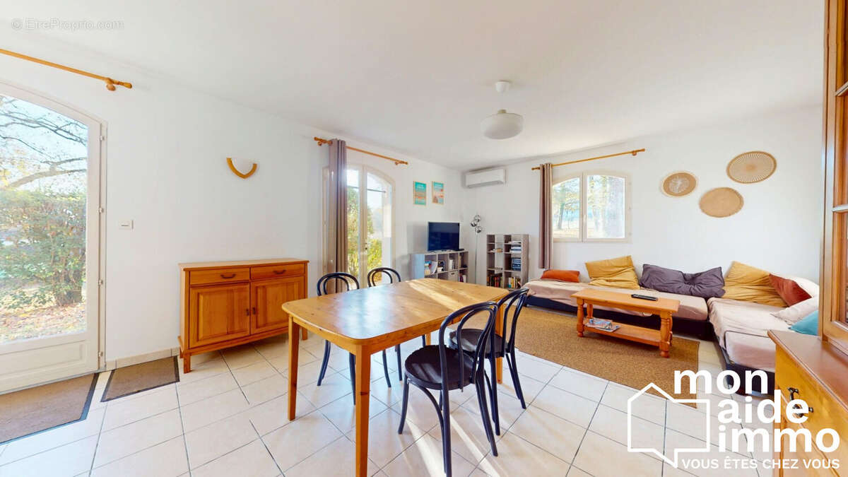 Maison à FARGUES-SAINT-HILAIRE