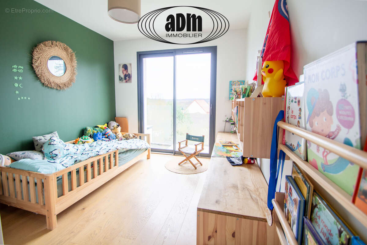 Maison à BAILLY-ROMAINVILLIERS