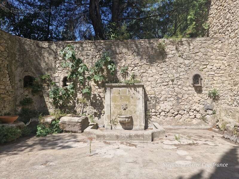 Maison à VELAUX
