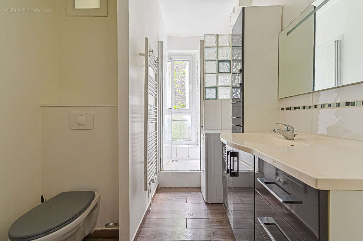 Appartement à LEVALLOIS-PERRET