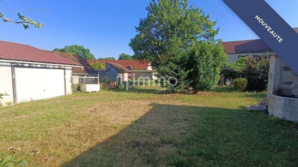 Maison avec dépendances donnant sur jardin bucolique – Proche Pr - photo 9