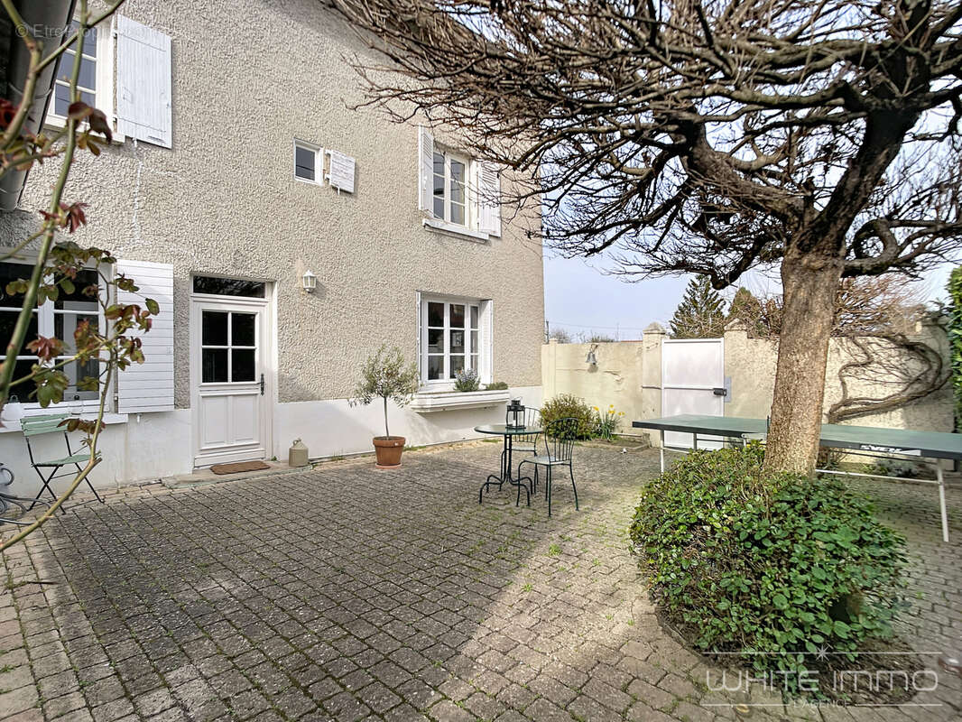 Maison à FRANCHEVILLE