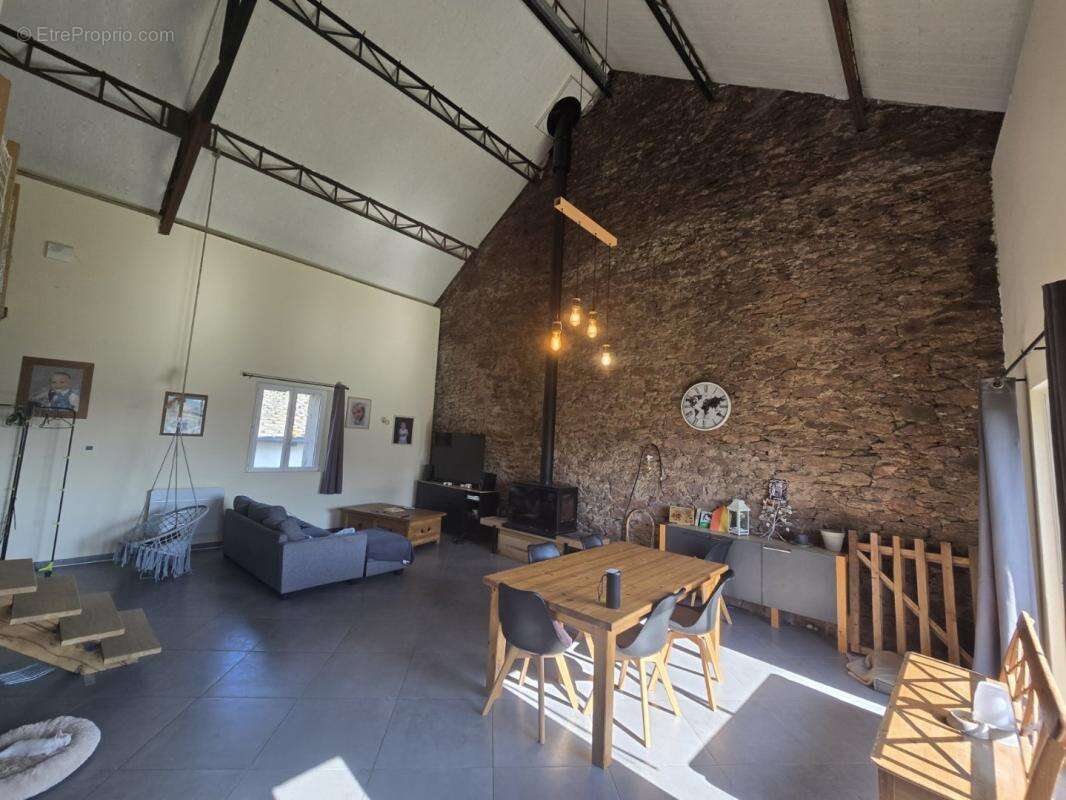 Maison à BARAQUEVILLE