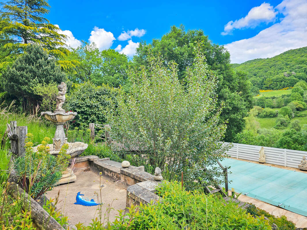 Maison à SAINT-BEAUZELY