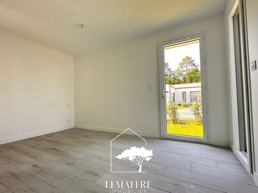 Maison à LES MATHES