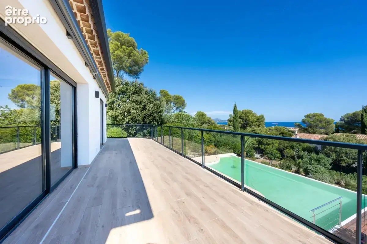 Villa 6 pièces de 177 m² à Saint-Aygulf - photo 4