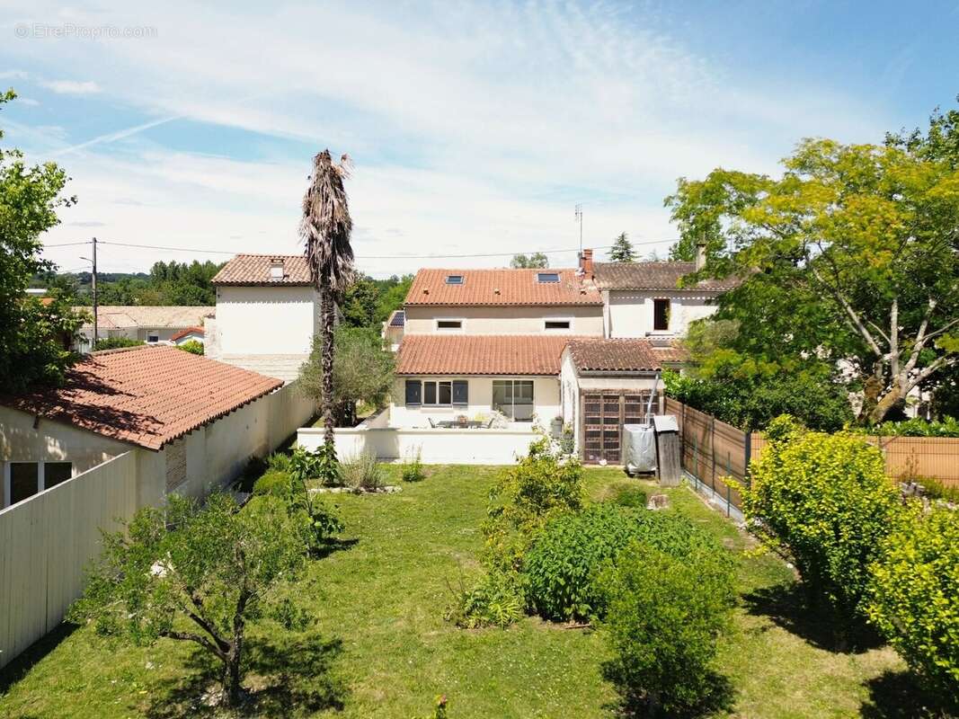 Maison à PINEUILH