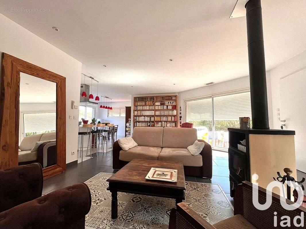 Photo 2 - Maison à REYNES