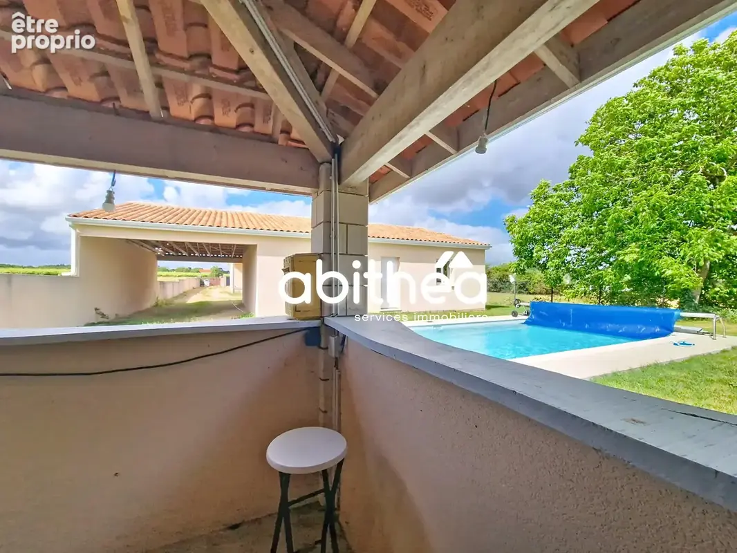 Maison recente de 2019, 155m2 inspiration provencale, 3 chambres dont suite  100m2 de garage  70m2 de terras - photo 3