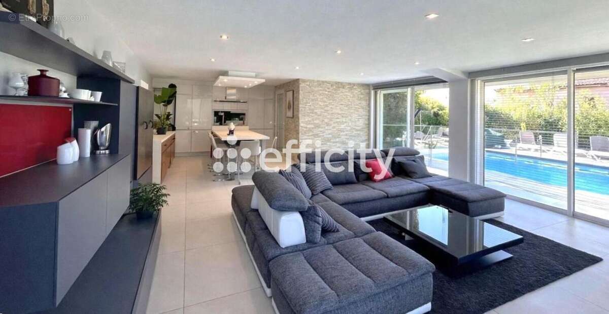 Maison 145 m² à Villeneuve-Loubet  - photo 4