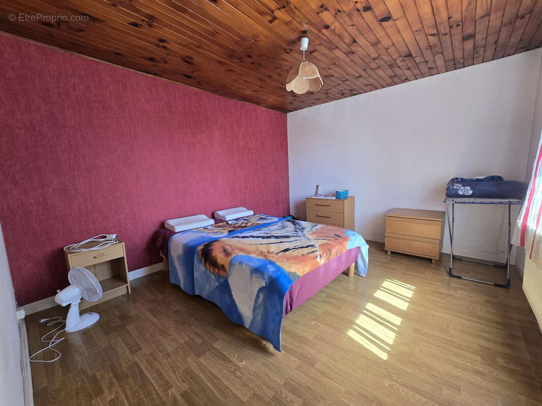 Maison à PUY-GUILLAUME