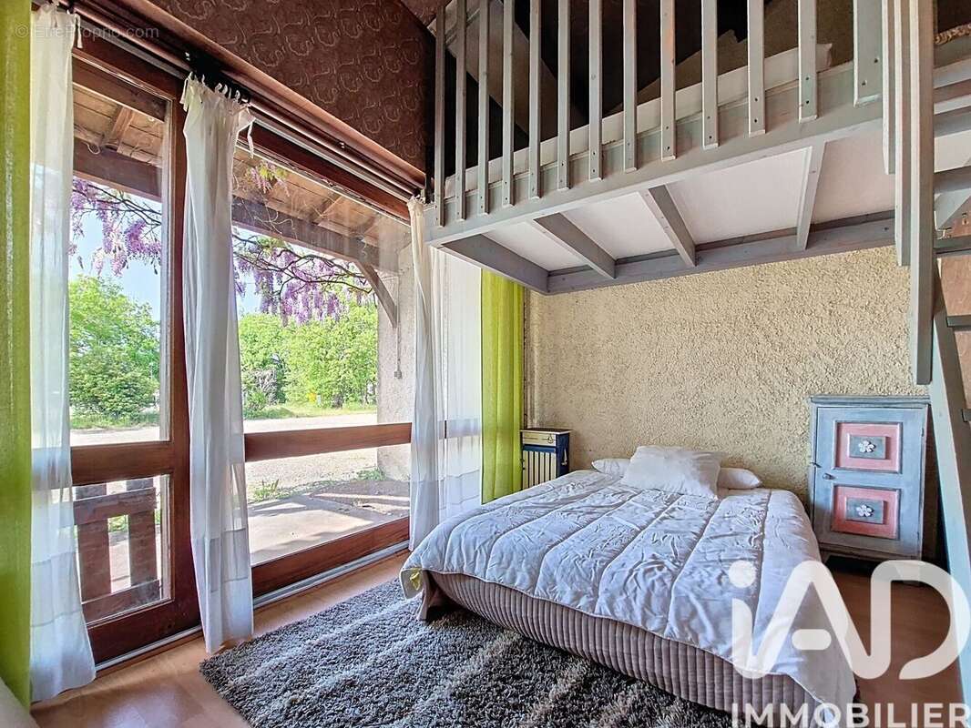 Maison 125 m² à Le Montat  - photo 9