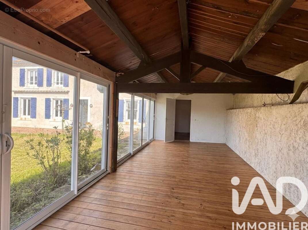 Photo 8 - Maison à VERINES