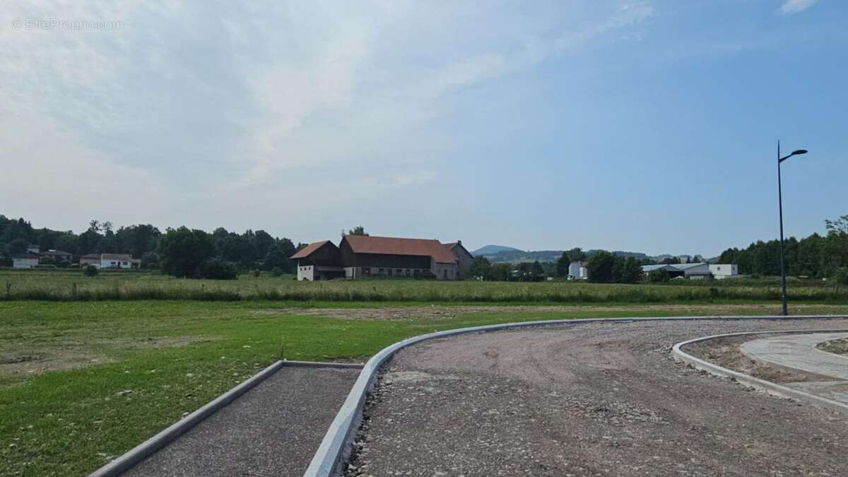 Terrain à BRUYERES