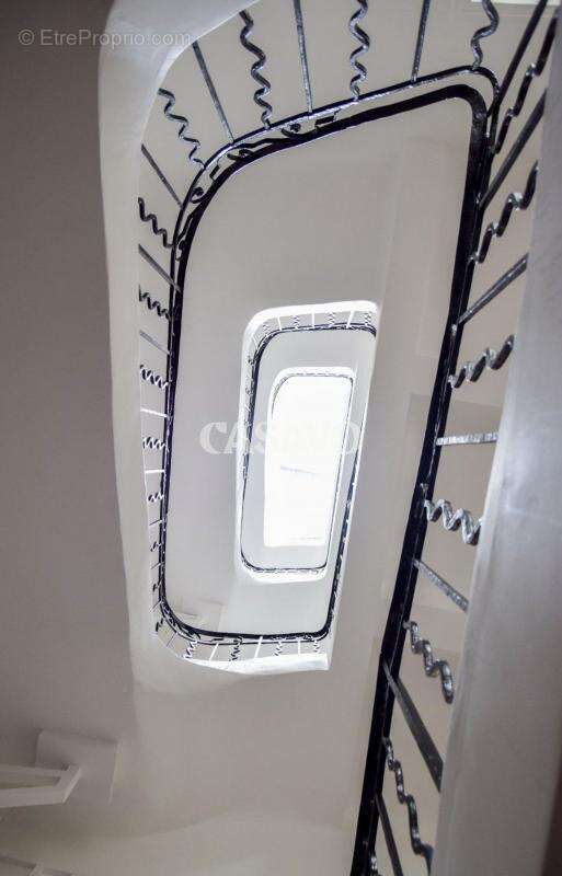 Appartement à MARSEILLE-1E