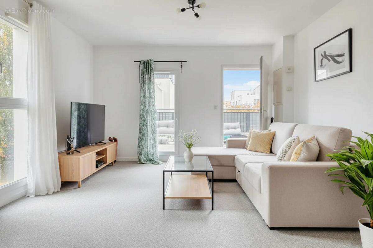 Appartement à VAL-DE-REUIL