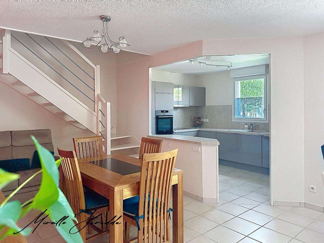 A VENDRE VILLA  Jonquieres Saint Vincent 3 chambres de 107m² avec terrasse et  parking - photo 3