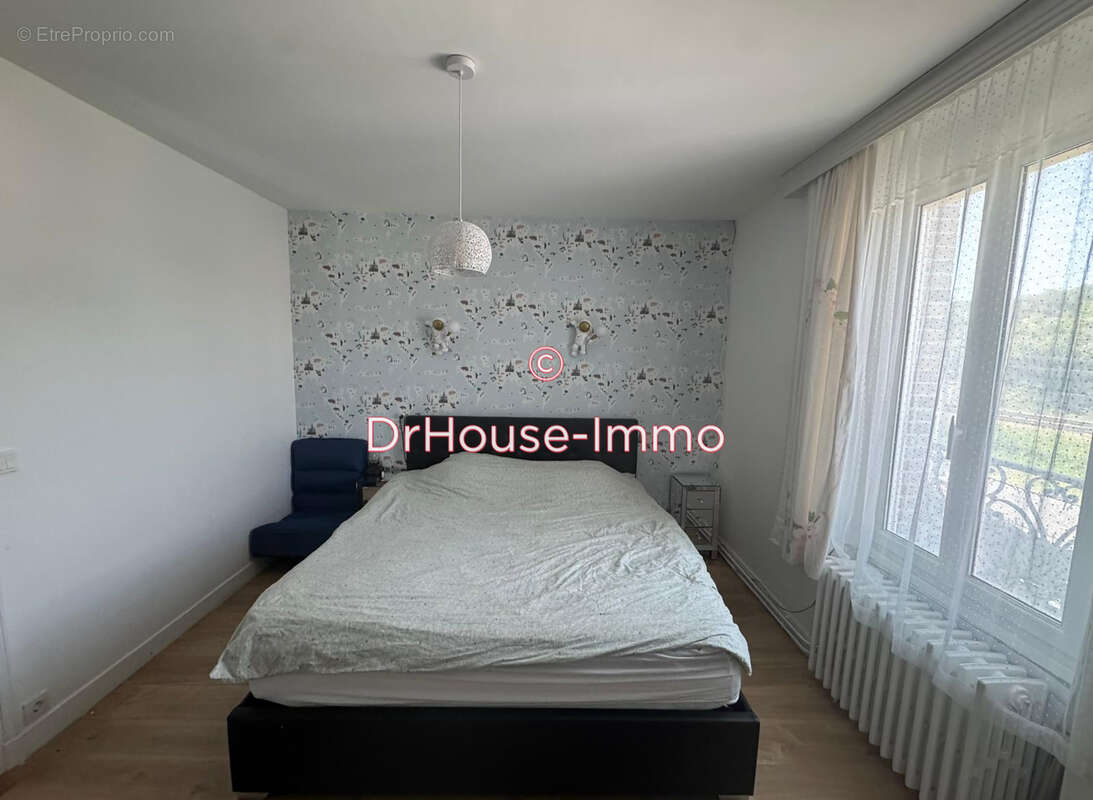 Maison à SAINT-PIERRE-LES-NEMOURS