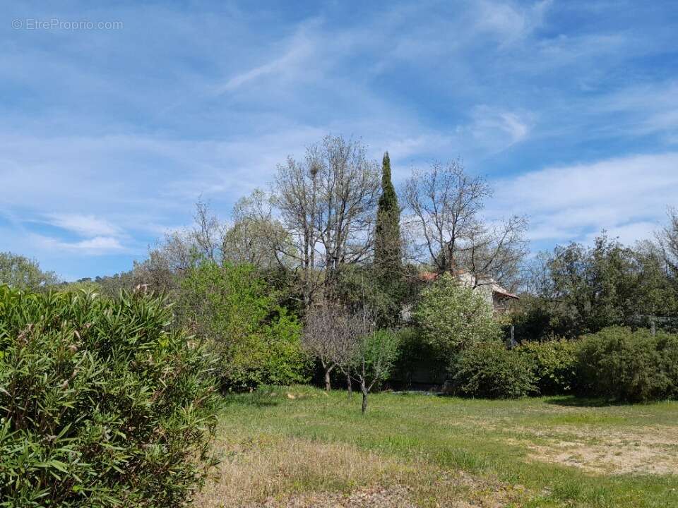 Terrain à GAREOULT