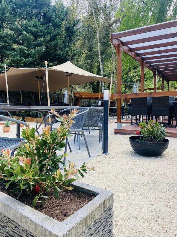 Commerce à CHALIFERT