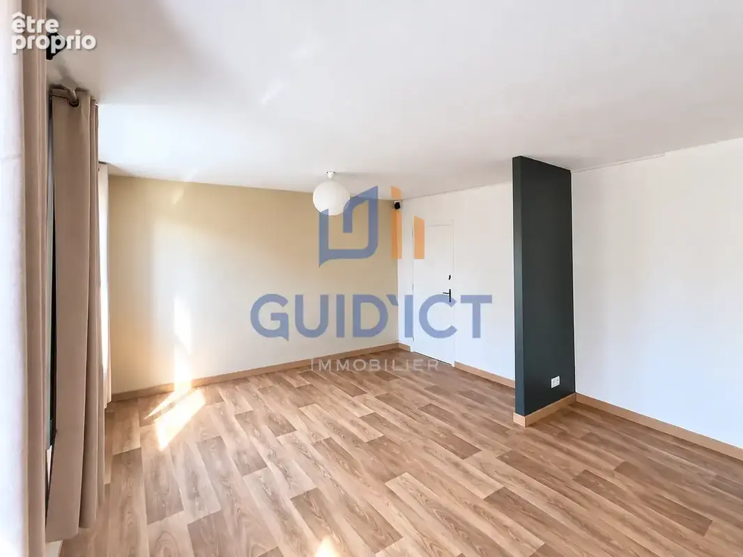 ONET-LE-CHÂTEAU — T4 rénové de 93,97 m2, DPE B, deux balcons et stationnement sécurisé - photo 4