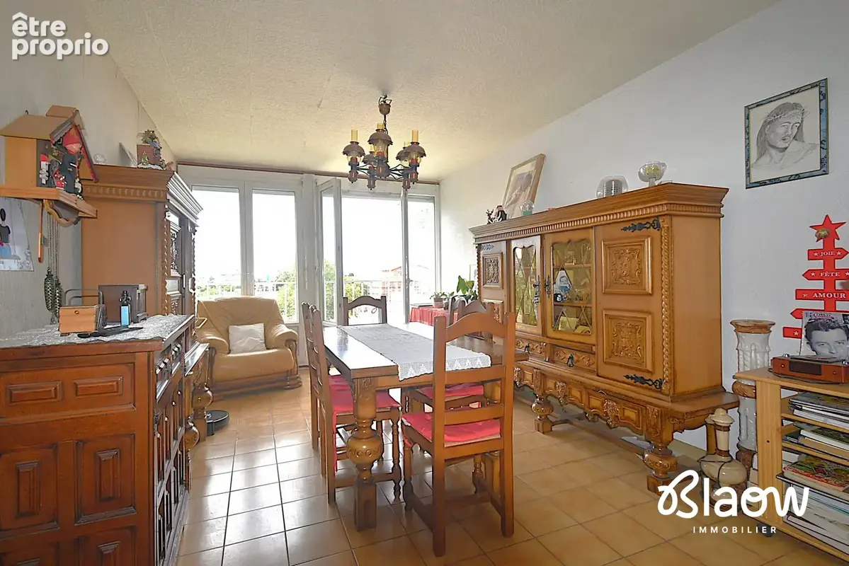 Appartement à MEYZIEU