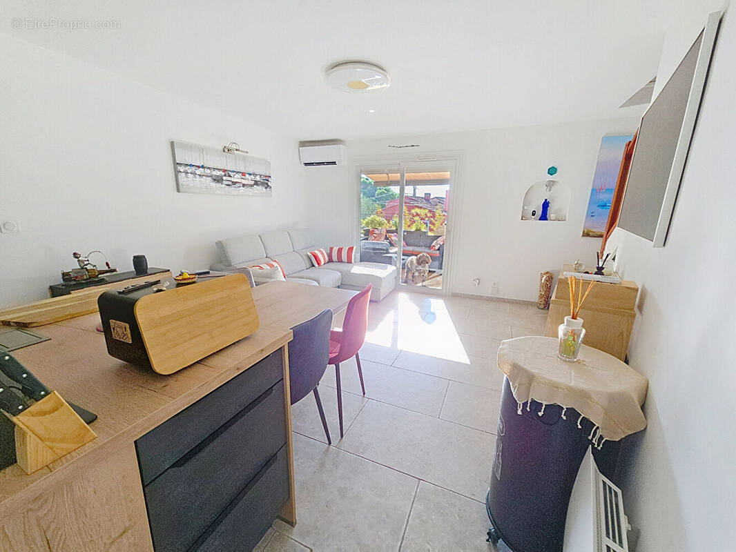 Appartement à SIX-FOURS-LES-PLAGES