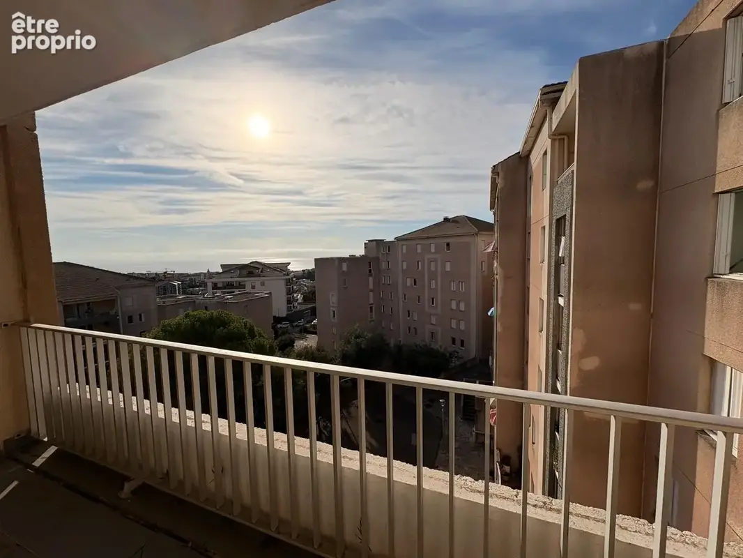 Photo Appartement à San-Martino-Di-Lota au prix de 146 800€