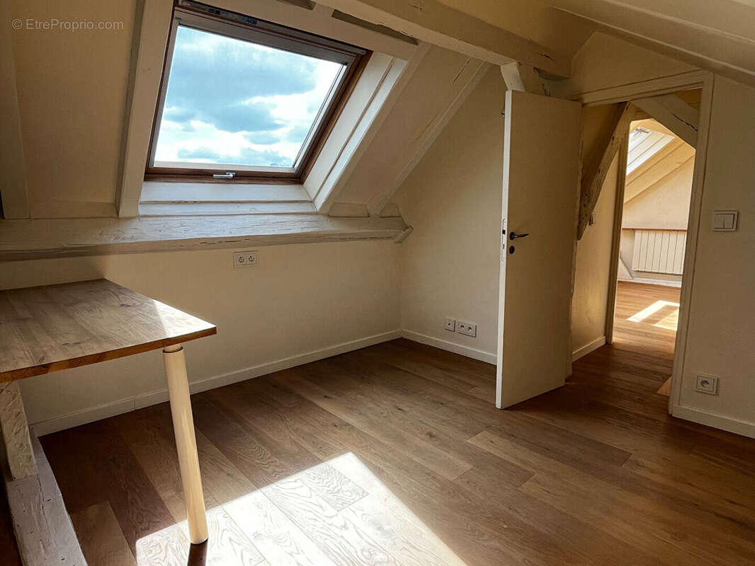 Appartement à PARIS-1E