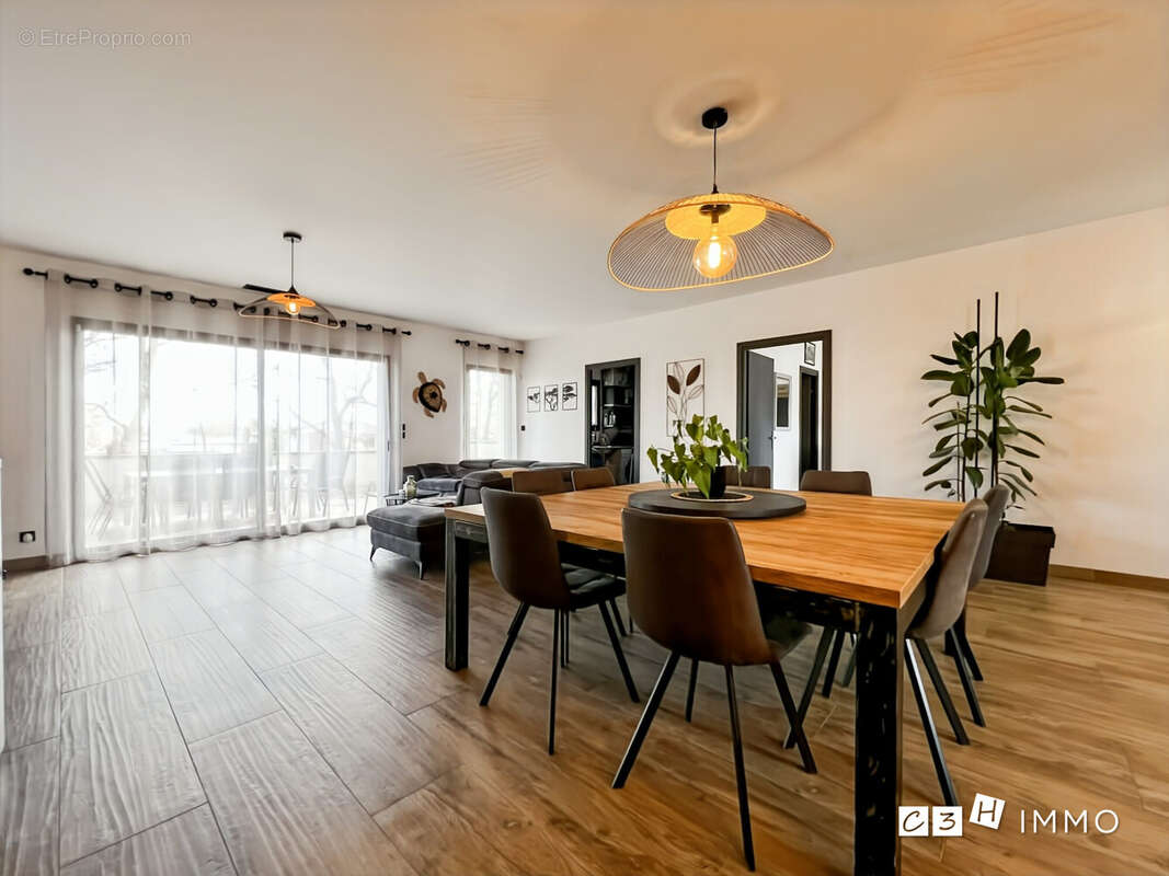 Maison à LAVERNOSE-LACASSE