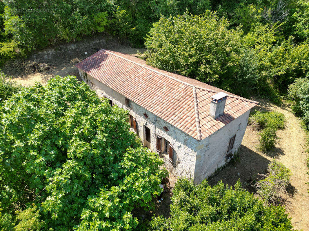 Maison en pierre à rénover - photo 2