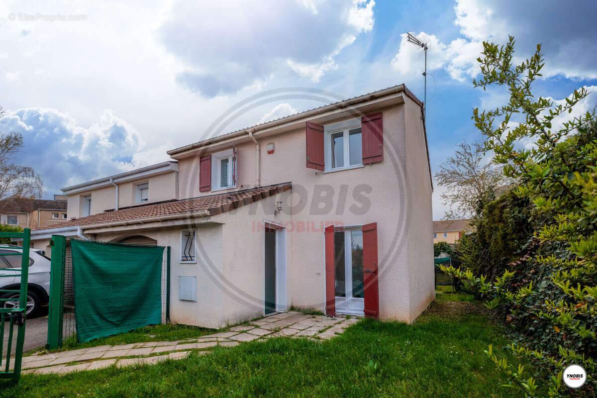 Maison à LES MUREAUX