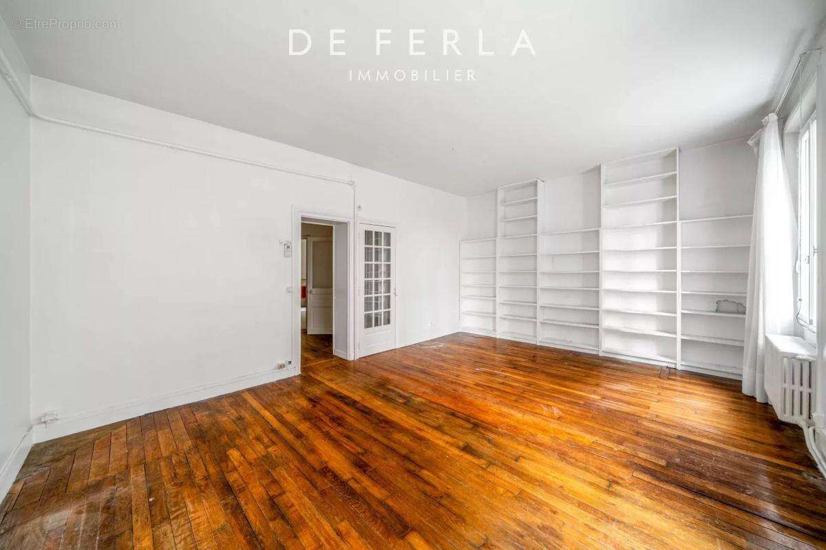 Appartement à PARIS-14E