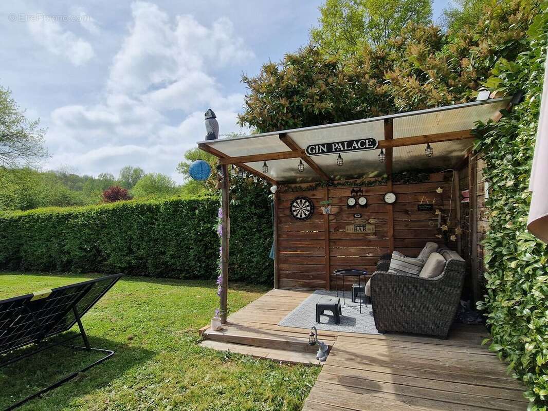 Propriété avec Maison d'habitation, Maison d'amis, Studio, Piscine, parc et jardin 7418m2 jusqu'à la rivière. - photo 11